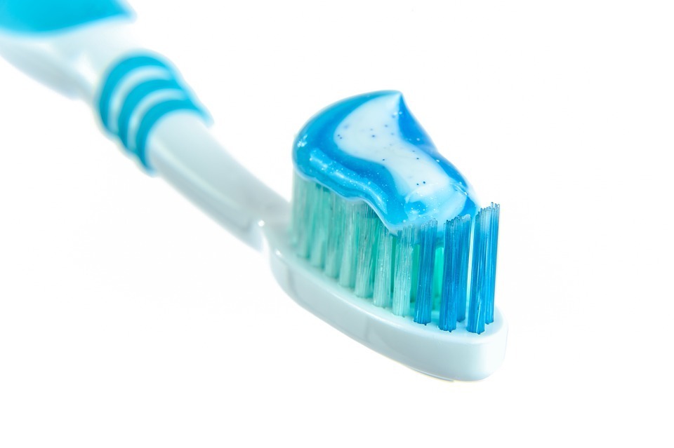 caries-dental-ibiza-cepillo